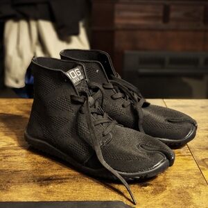 Jog Split Toe Booties